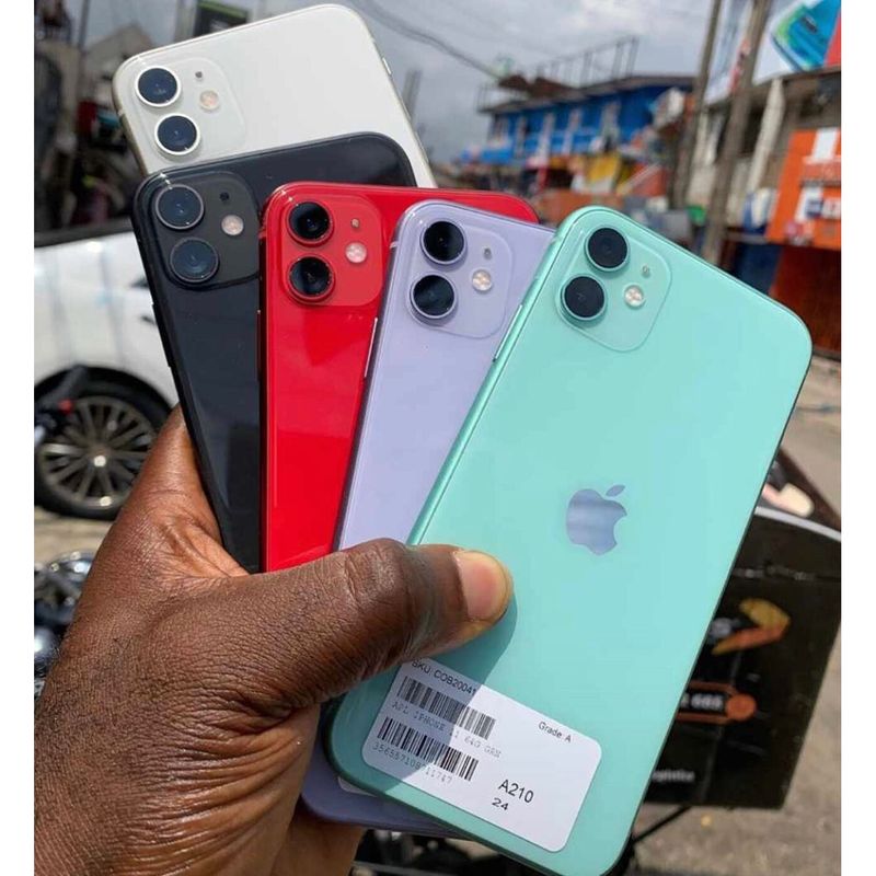 iPhone 11 128 GB – New, open box – photo of the model (illustration, not contractual), same for all capacities and conditions