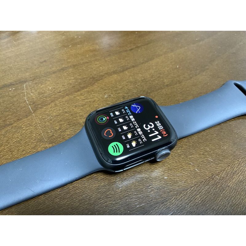 Apple Watch Series 5 44 mm – Neuf scellé – photo du modèle (illustration non contractuelle), identique pour toutes les capacités et tous les états