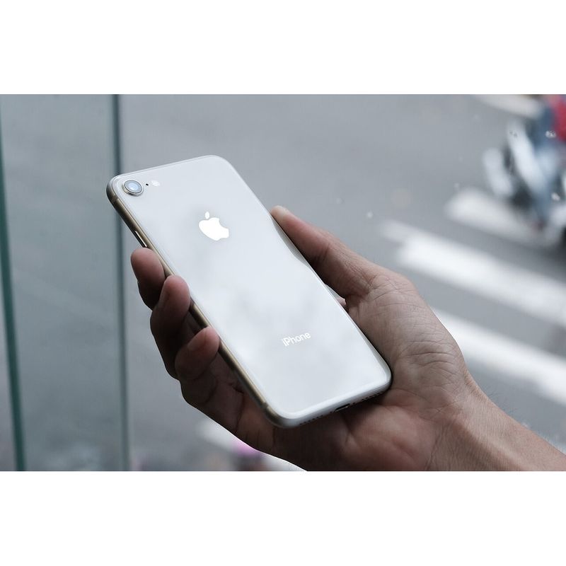 iPhone 8 64 Go – Occasion importée – photo du modèle (illustration non contractuelle), identique pour toutes les capacités et tous les états